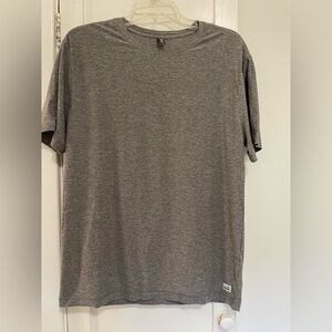Vuori Gray Men's T-Shirt size medium